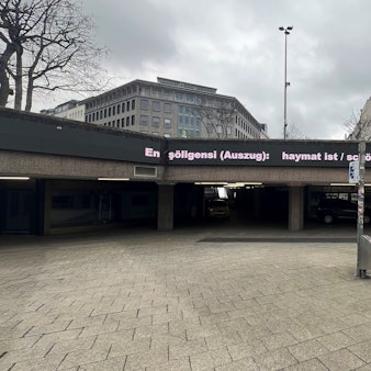 Die Zugänge zu der Passage auf der Westseite will die Verwaltung abriegeln.