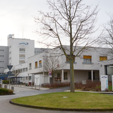Das Bild zeigt das Gebäude des Marien-Hospitals.