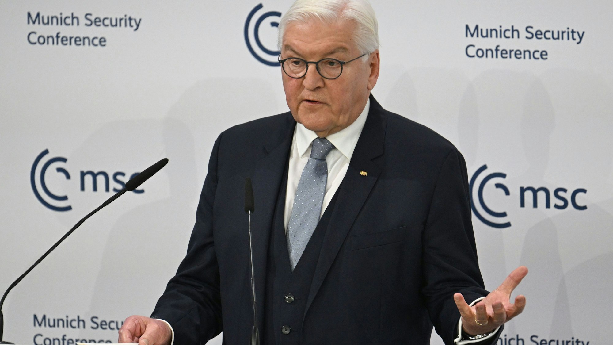 Bundespräsident Frank-Walter Steinmeier spricht zu Beginn der 61. Münchner Sicherheitskonferenz (MSC), die vom 14. bis zum 16. Februar 2025 im Hotel Bayerischer Hof in München stattfindet.