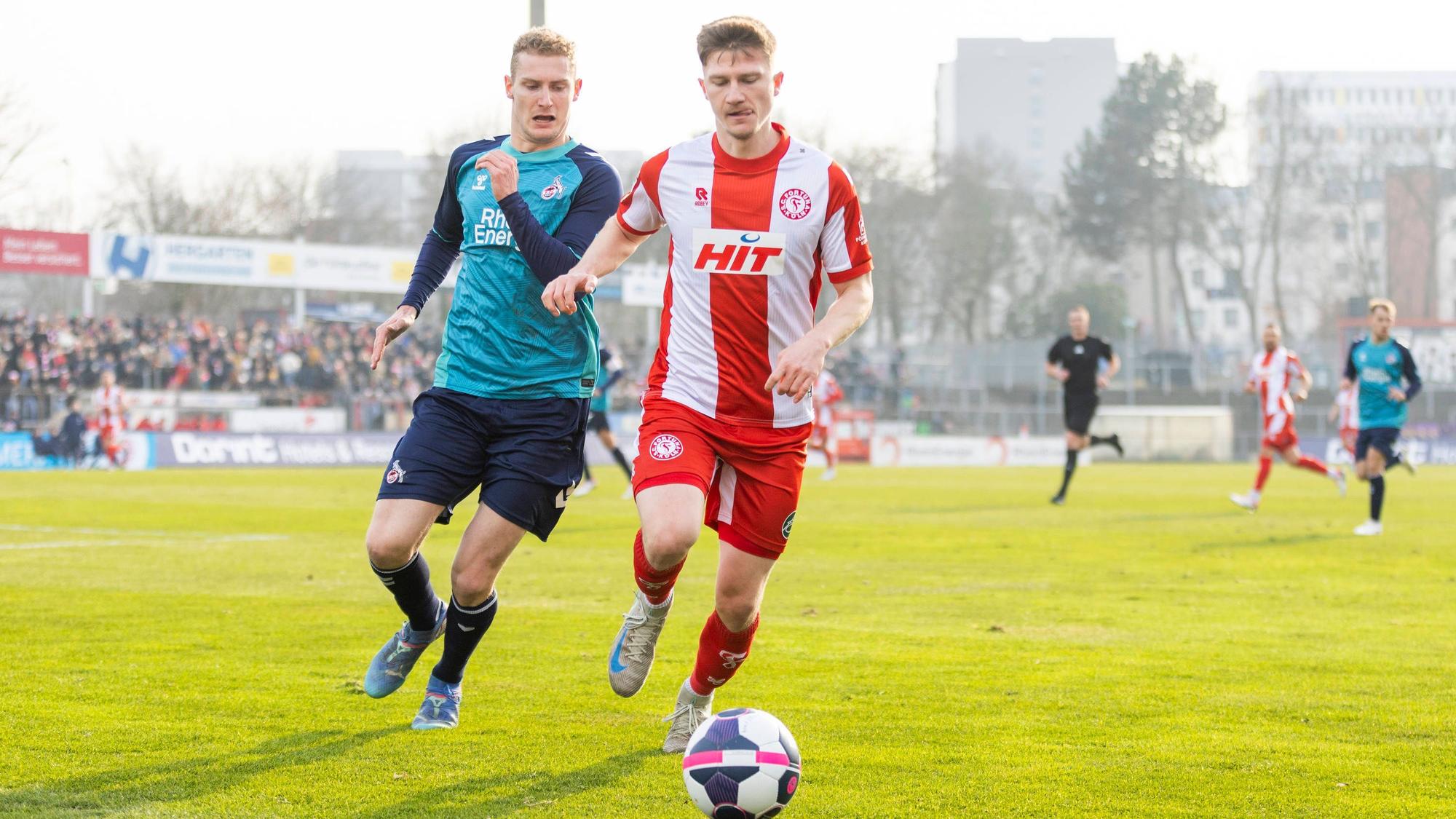 Regionalliga West: Fortuna Köln - 1. FC Köln U21, U 21 09.02.2024 Marvin Mika Fortuna Köln, 11, Meiko Sponsel 1. FC Köln U21, 2. Regionalliga West, Fortuna Köln - 1. FC Köln U21, 21. Spieltag, am 09.02.2024, Südstadion, Köln *** Regionalliga West Fortuna Köln 1 FC Köln U21, 09 02 2024 Marvin Mika Fortuna Köln, 11 , Meiko Sponsel 1 FC Köln U21, 2 Regionalliga West, Fortuna Köln 1 FC Köln U21, 21 Matchday, on 09 02 2024, Südstadion, Cologne Copyright: xBEAUTIFULxSPORTS/Meuselx