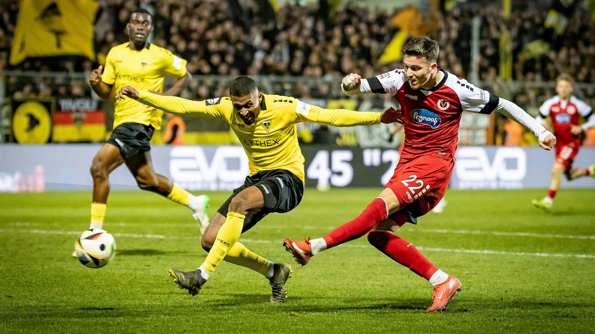 Kurz vor der Pause erzielt Said El Mala das 1:1.