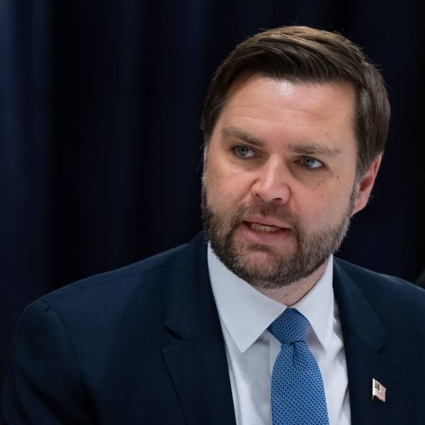 Bayern, München: J.D. Vance, Vizepräsident der Vereinigten Staaten von Amerika, kommt bei der Münchner Sicherheitskonferenz zu Gesprächen mit Bundesaußenministerin Baerbock und Bundespräsident Steinmeier zusammen.