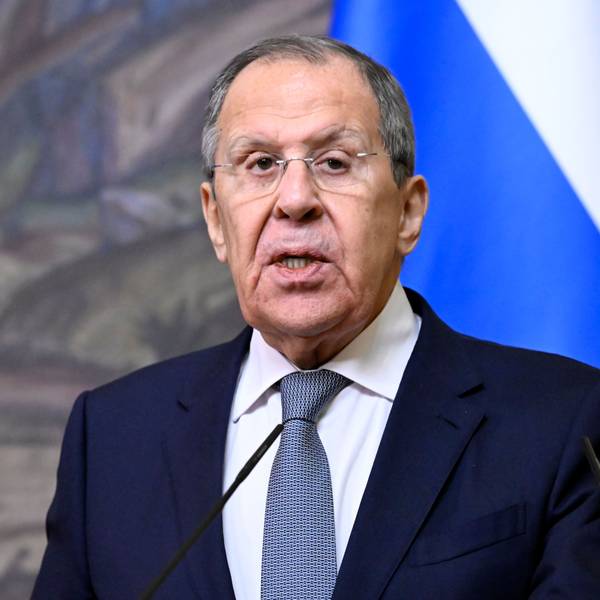 Der russische Außenminister Sergej Lawrow spricht auf einer gemeinsamen Pressekonferenz mit seinem armenischen Amtskollegen nach ihren Unterredungen in Moskau.