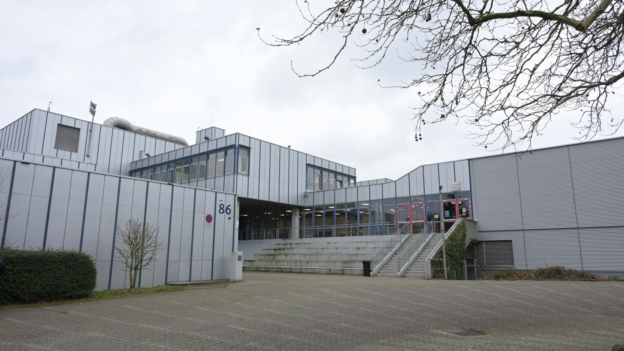 Das Foto zeigt die Integrierte Gesamtschule in Paffrath