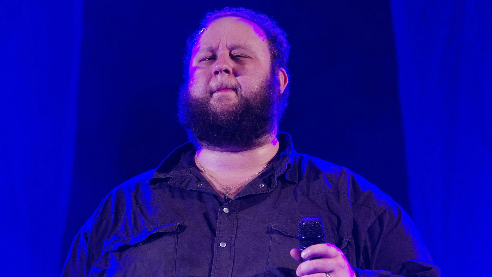 Michael Holderbusch bei einem Konzert auf der Bühne im Jahr 2011.
