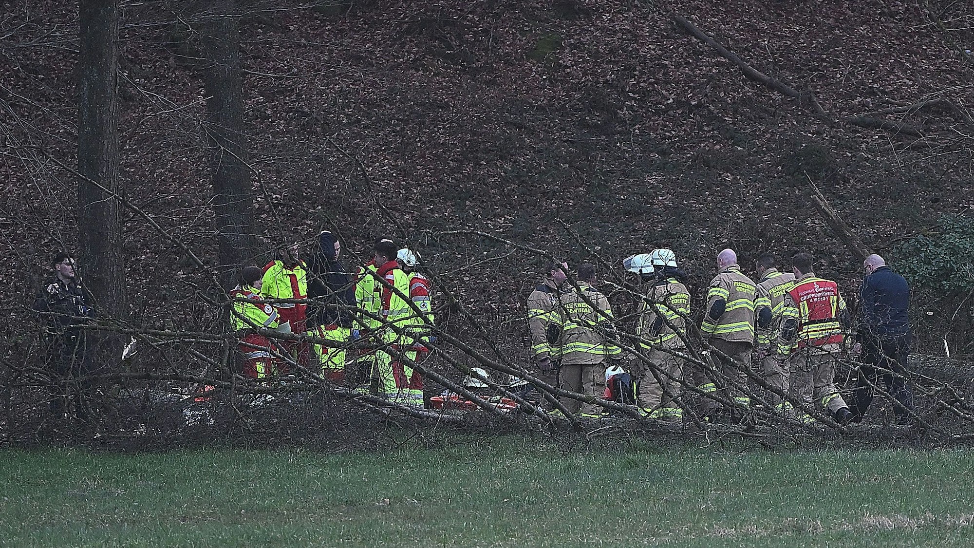 Unfall mit eingeklemmten Waldarbeiter