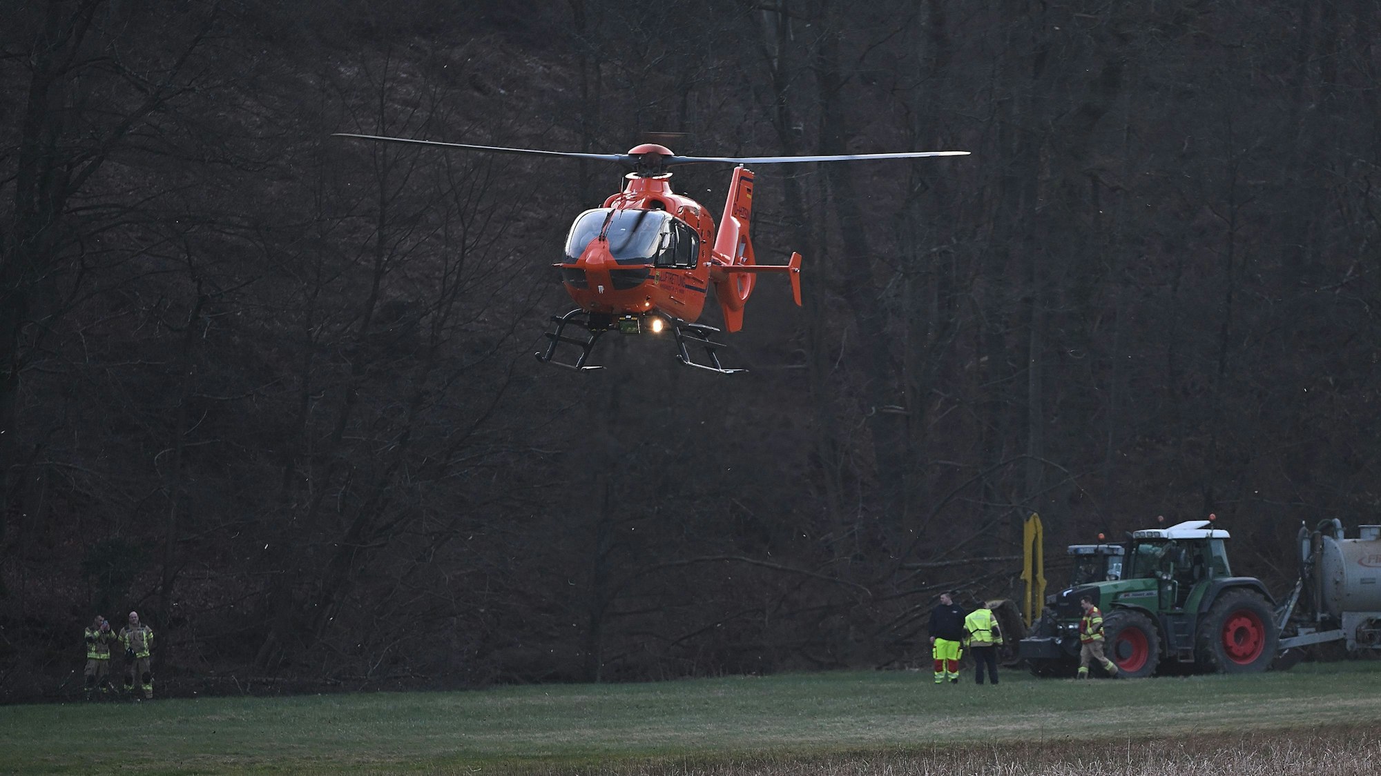 Unfall mit eingeklemmten Waldarbeiter