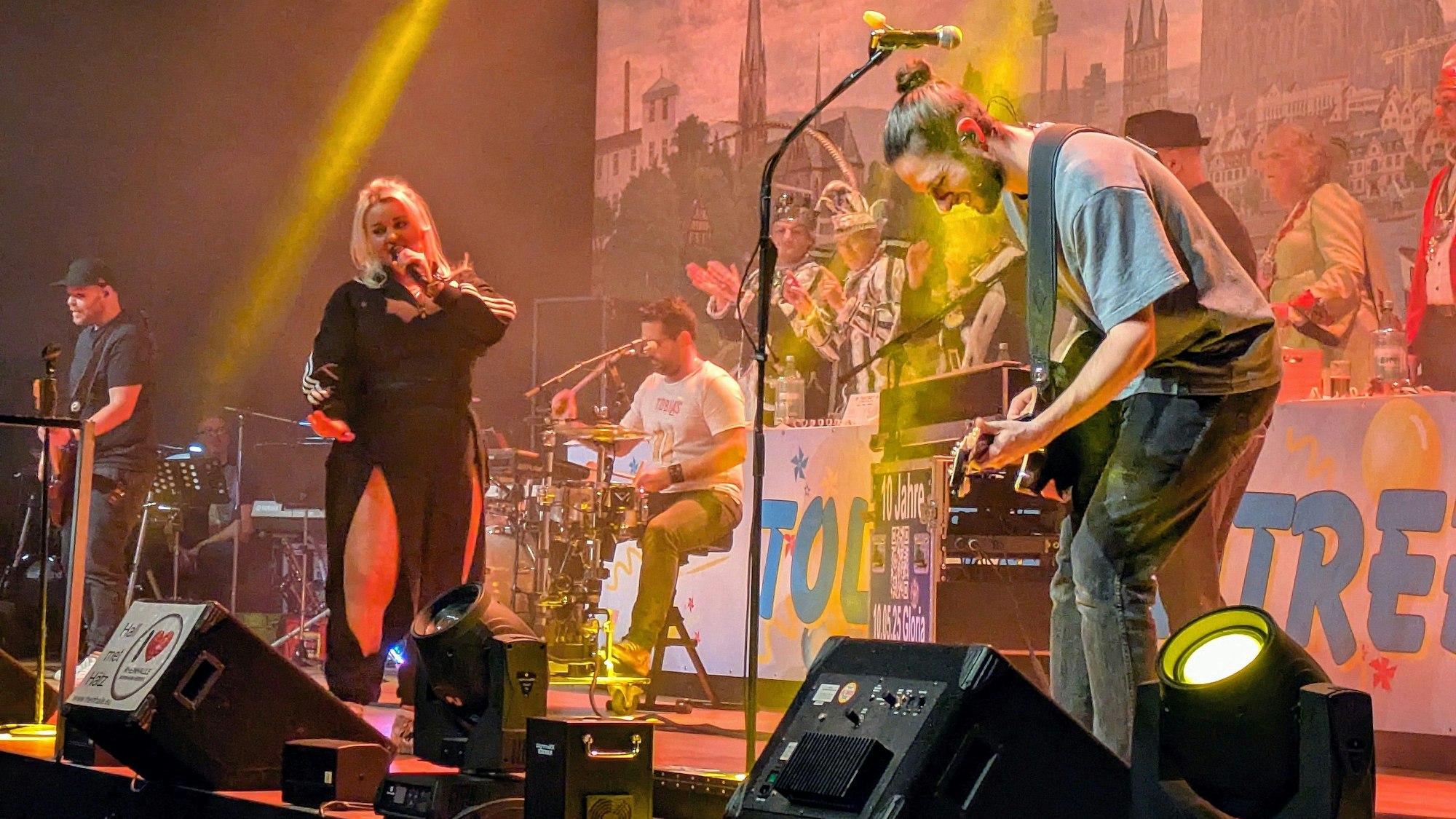 Tollitätentreff 2025 in der Rheinhalle Hersel. Auftritt Kempest Feinest.