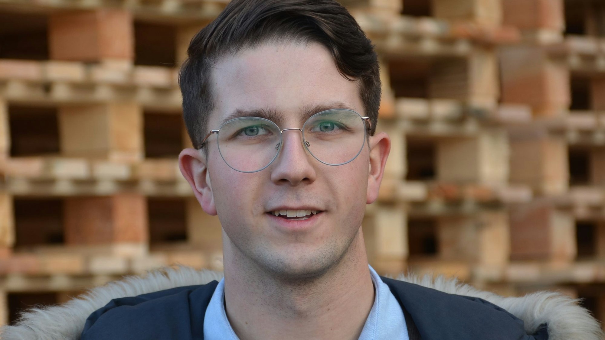 Tim Caspari (24) bereitet sich in Waldbröl auf den Einstieg in die Leitung des Unternehmens vor, das sein Opa Horst vor 60 Jahren gegründet hat.