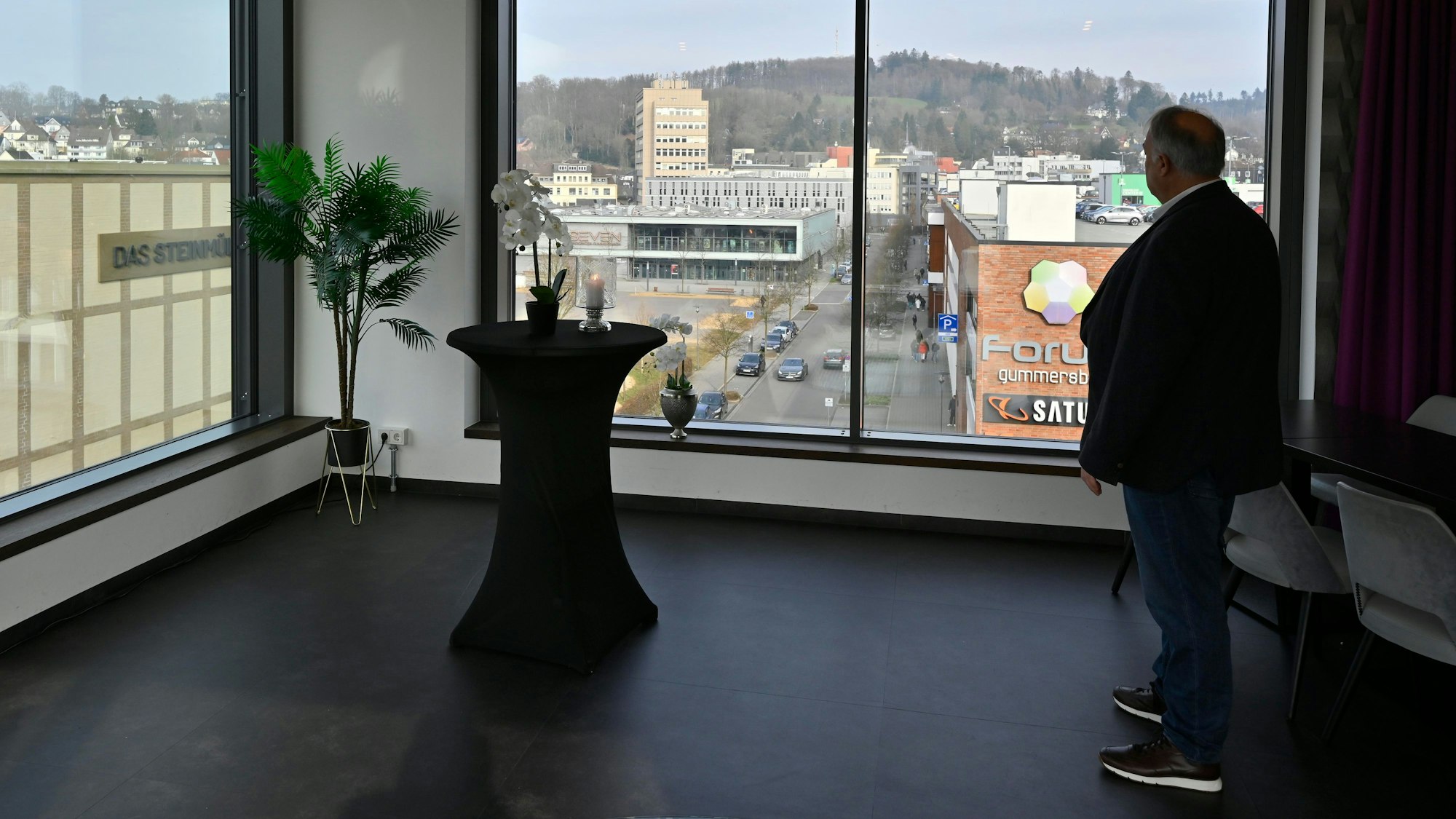 Die Skybar hoch über dem Steinmüller gewährt einen atemberaubenden Ausblick.