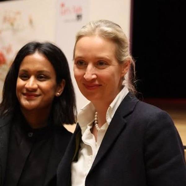 Das Foto zeigt die AfD-Chefin Alice Weidel (rechts) und ihre Ehepartnerin Sarah Bossard (links).