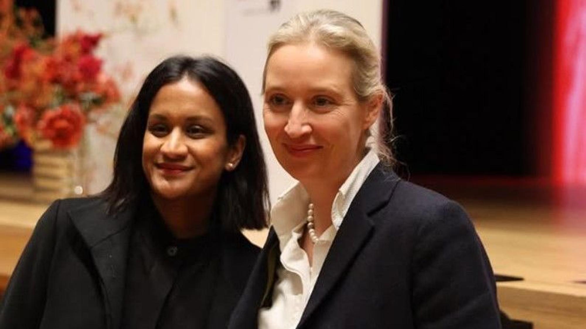Das Foto zeigt die AfD-Chefin Alice Weidel (rechts) und ihre Ehepartnerin Sarah Bossard (links).