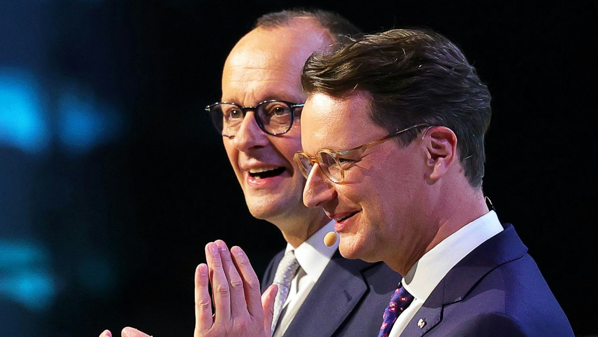 Friedrich Merz (l), CDU-Bundesvorsitzender und Unions-Kanzlerkandidat, und Hendrik Wüst (CDU), Ministerpräsident von Nordrhein-Westfalen