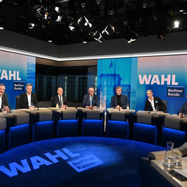 Amira Mohamed Ali (l-r, BSW), Jan van Aken (Die Linke), Robert Habeck (Bündnis 90/Die Grünen), Olaf Scholz (SPD), Friedrich Merz (CDU), Markus Söder (CSU), Alice Weidel (AfD) und Christian Lindner (FDP), nehmen an der „Berliner Runde“ von ARD und ZDF teil.