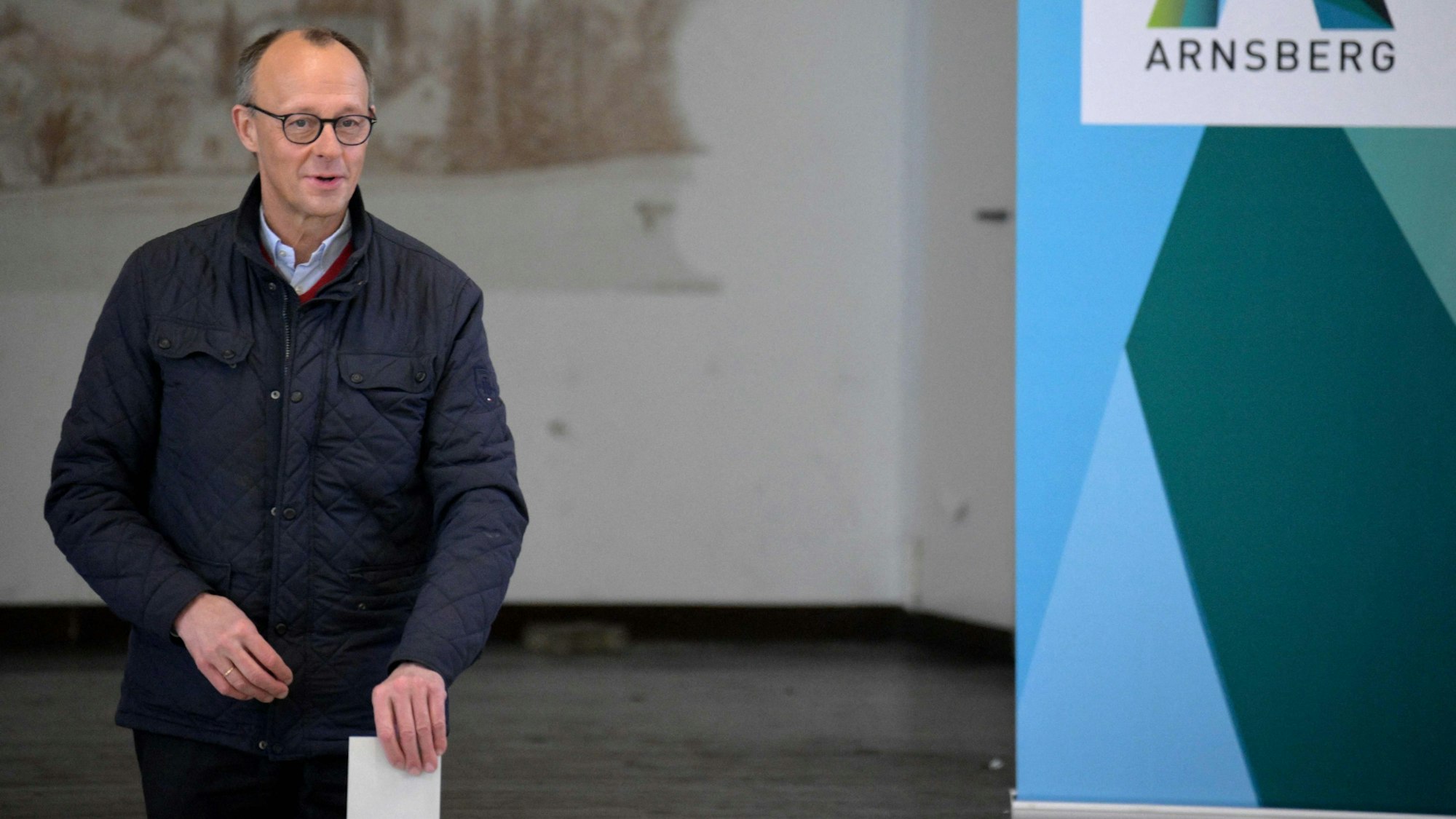 Bei der Bundestagswahl 2021 hatten 40,4 Prozent der Wählerinnen und Wähler im Hochsauerlandkreis für Merz gestimmt. In den Umfragen vor der Wahl lag die Union klar vorn; Merz wird als künftiger Kanzler gehandelt.