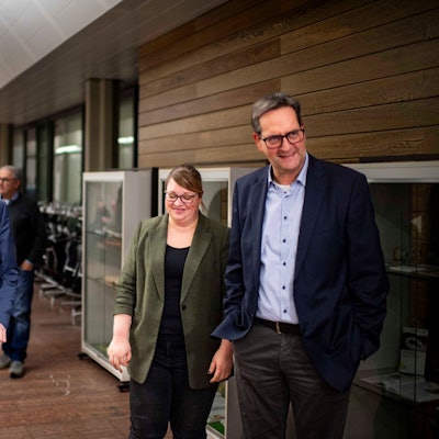 Das Bild zeigt die vier Politiker im Kreishaus nach der Wahl.