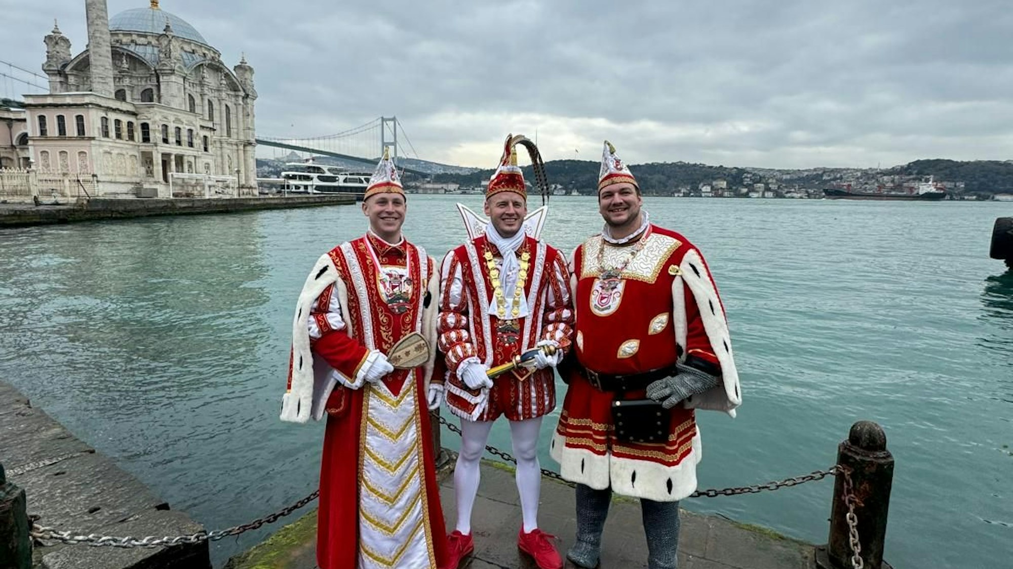 Dreigestirn in Istanbul vor der Hagia Sophia.
