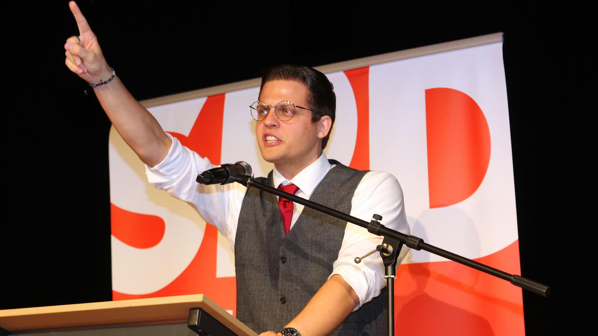 Auf dem Foto ist der SPD-Politiker Aaron Spielmanns zu sehen.