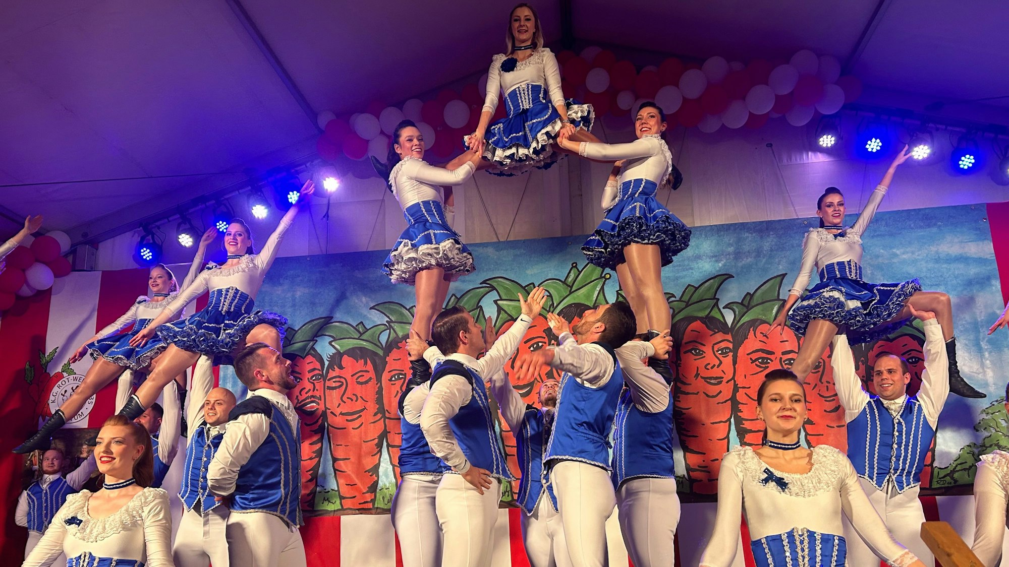 Der Auftritt der Rheinveilchen in Westum.