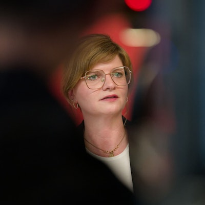 Düsseldorf: Sarah Philipp, Vorsitzende der SPD Nordrhein-Westfalen, gibt ein Pressestatement zum Ausgang der Bundestagswahl ab.