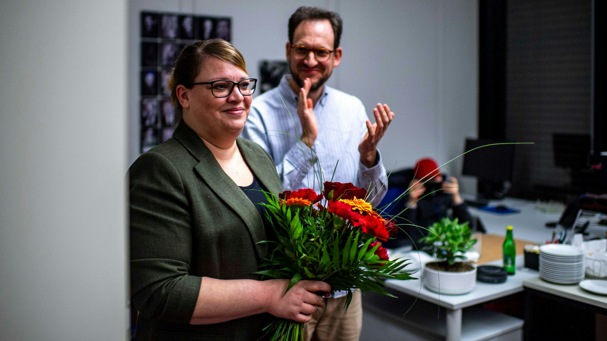 Blumen gab es für Andrea Kanonenberg (SPD). Sie unterlag Seif deutlich.