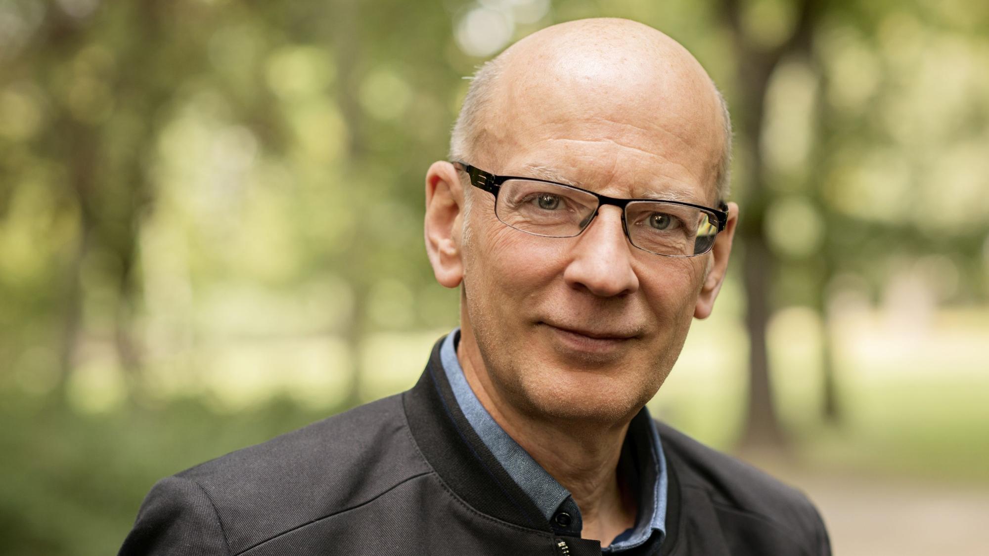 Porträtfoto des Schriftstellers Andreas Heidtmann.