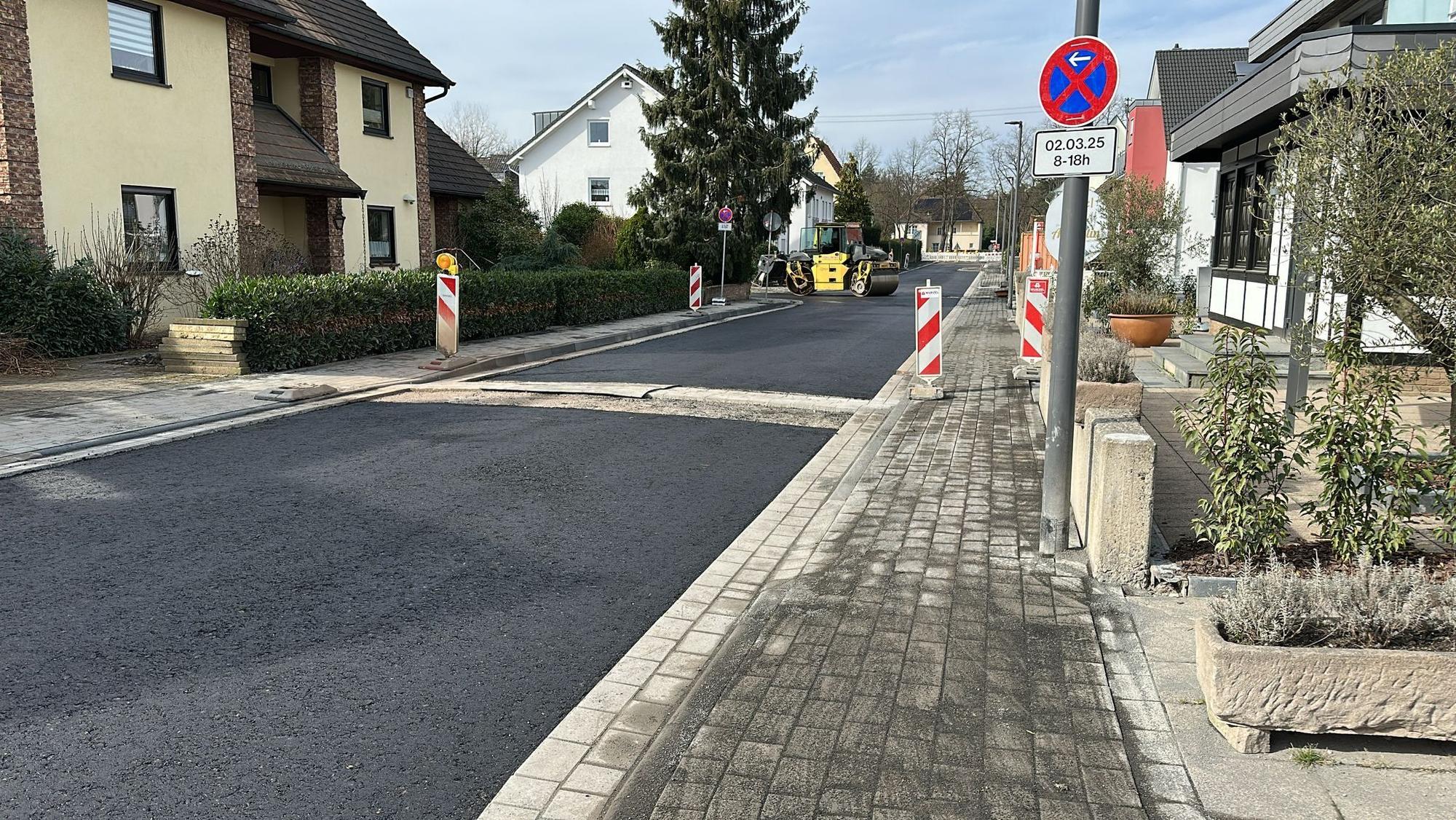 Die Tragschicht ist in der Uhlandstraße schon zu sehen.