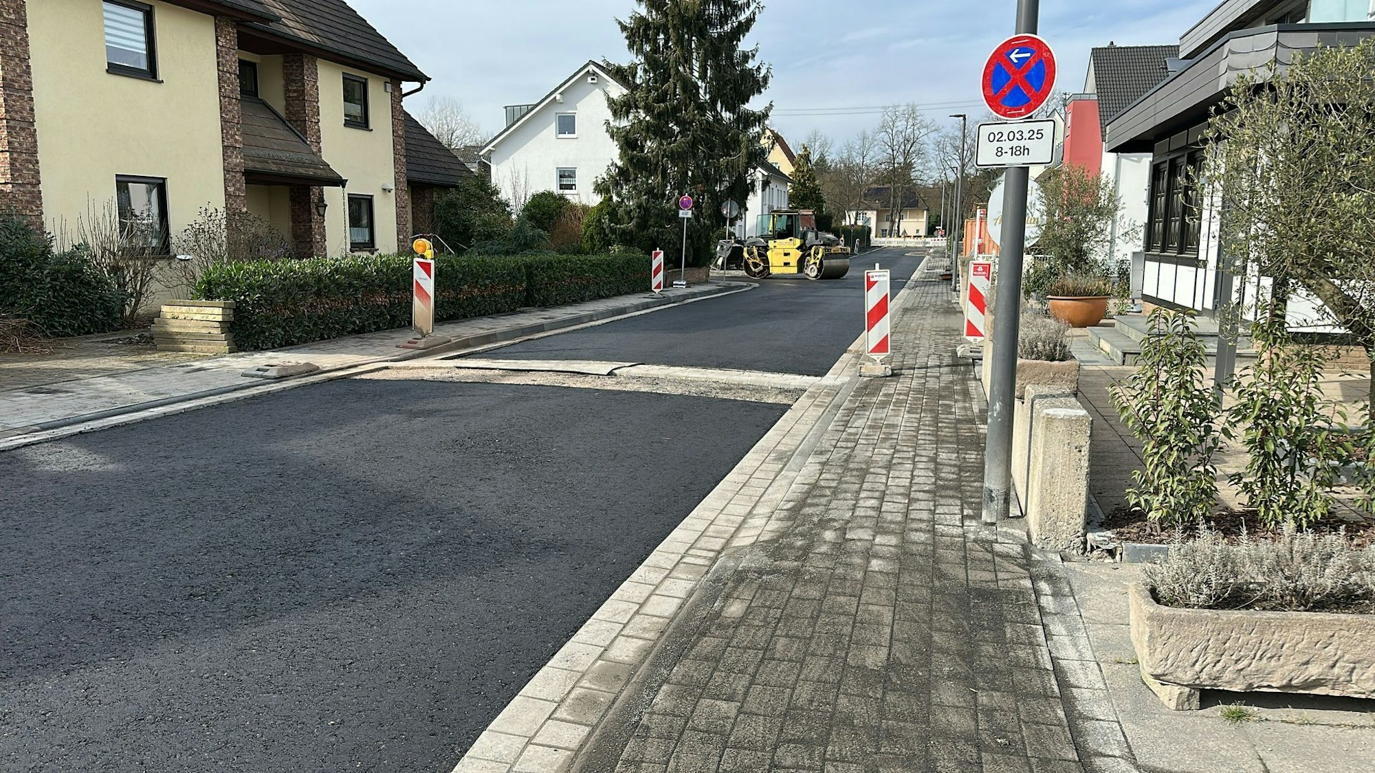 Die Tragschicht ist in der Uhlandstraße schon zu sehen.