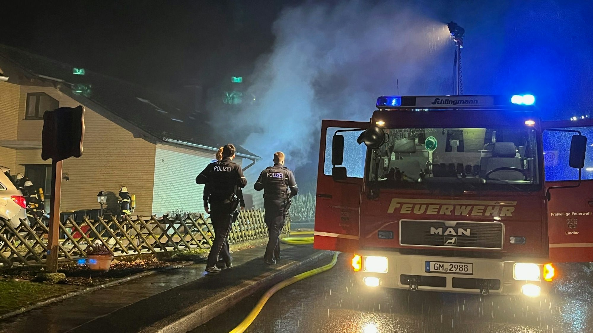 Die Einheiten Hohkeppel und Lindlar wurden an ein Wohnhaus am Schönenborner Weg beordert.