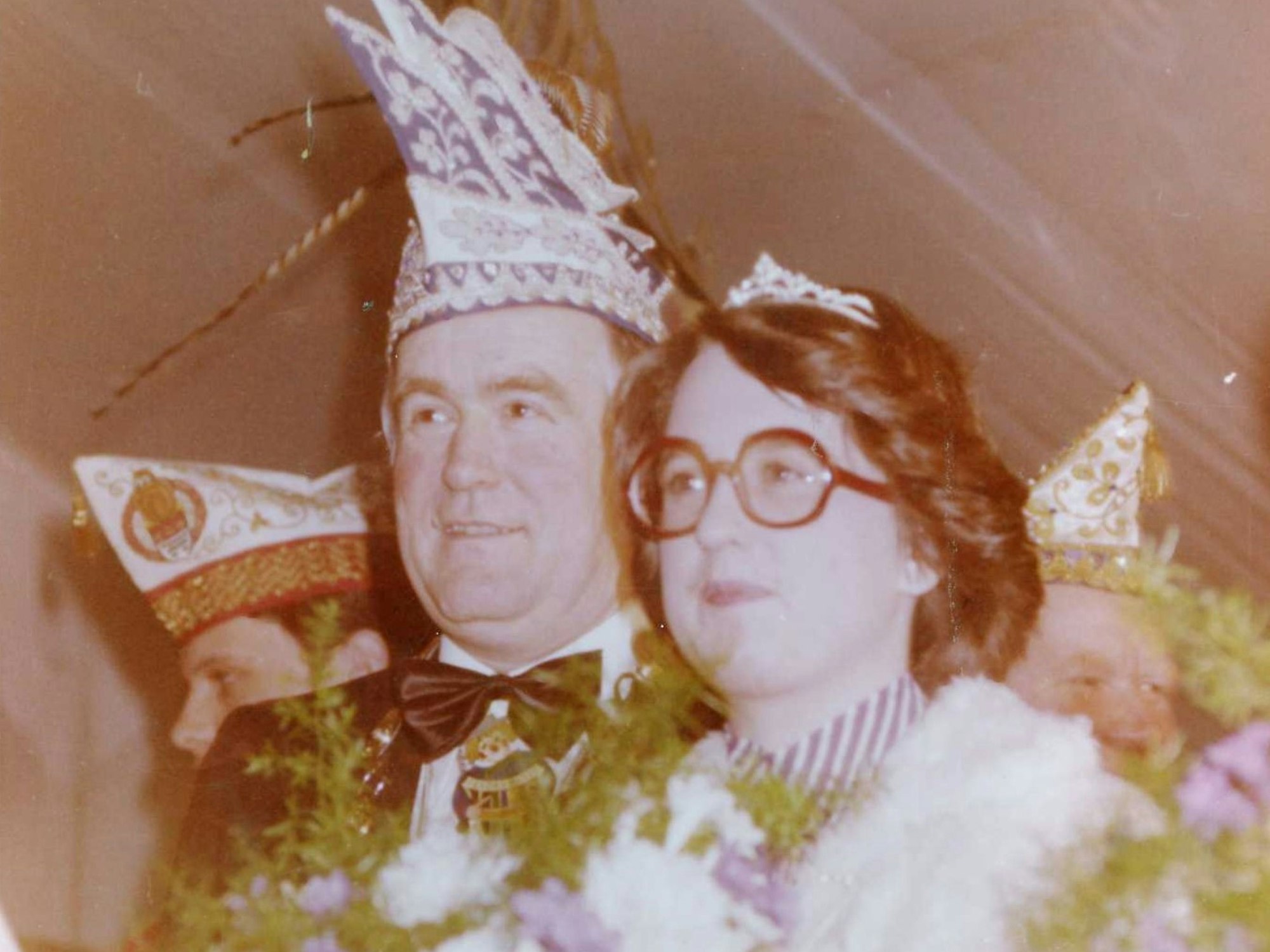 Judith Schwenks Opa Gustav Bömer mit ihrer Mutter Regina.