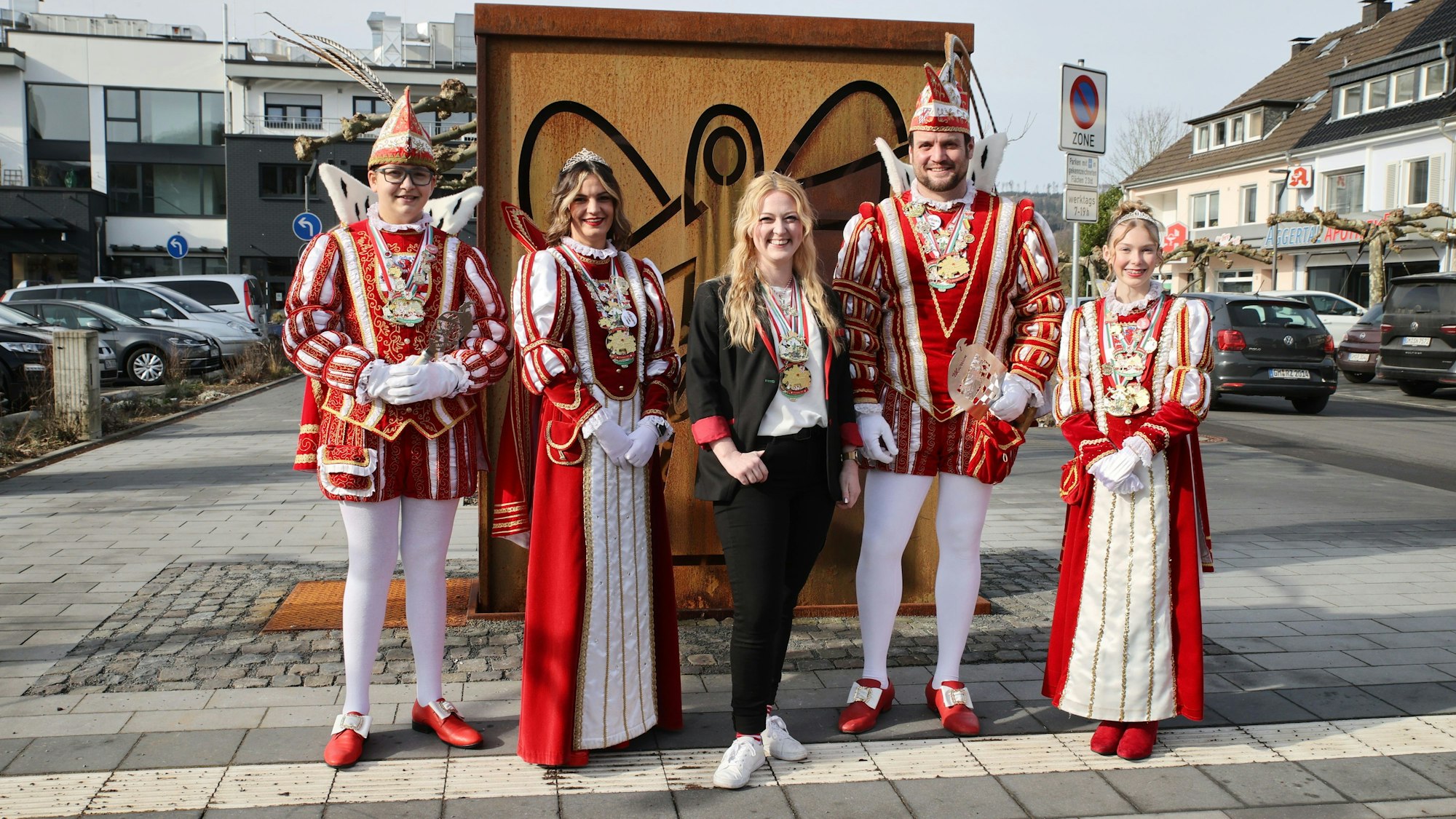 Judith Schwenk mit den Engelskirchener Tollitäten.