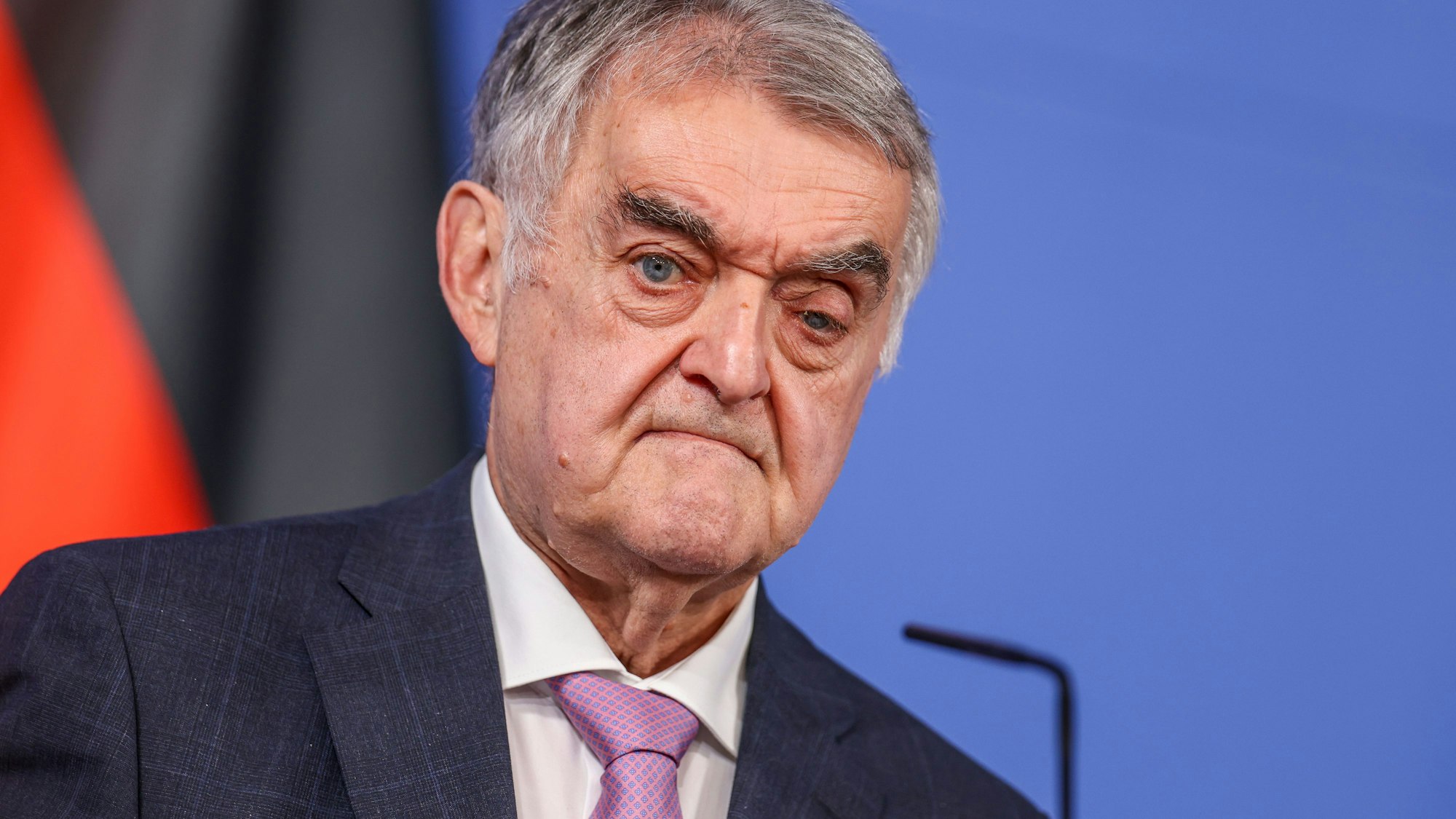 ARCHIV - 24.09.2024, Nordrhein-Westfalen, Düsseldorf: Herbert Reul (CDU), Innenminister des Landes Nordrhein-Westfalen