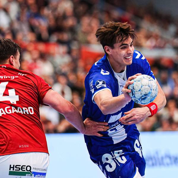 VfL-Handballer Julian Köster im Angriffsspiel gegen Hamburg.