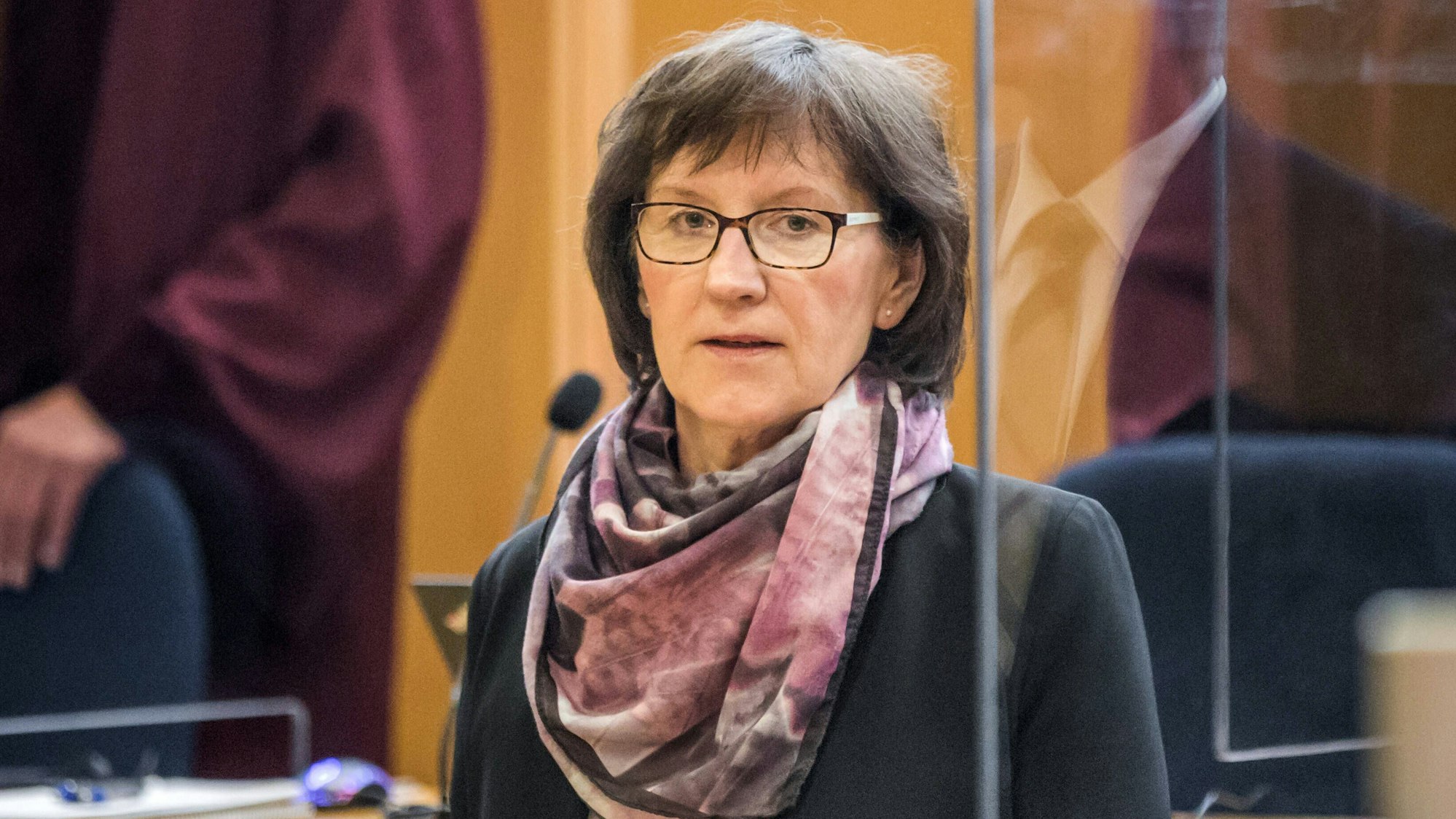 Irmgard Braun-Lübcke beim Prozess vor dem Oberlandesgericht in Frankfurt nach der Ermordung ihres Mannes Walter Lübcke. (Archivbild)