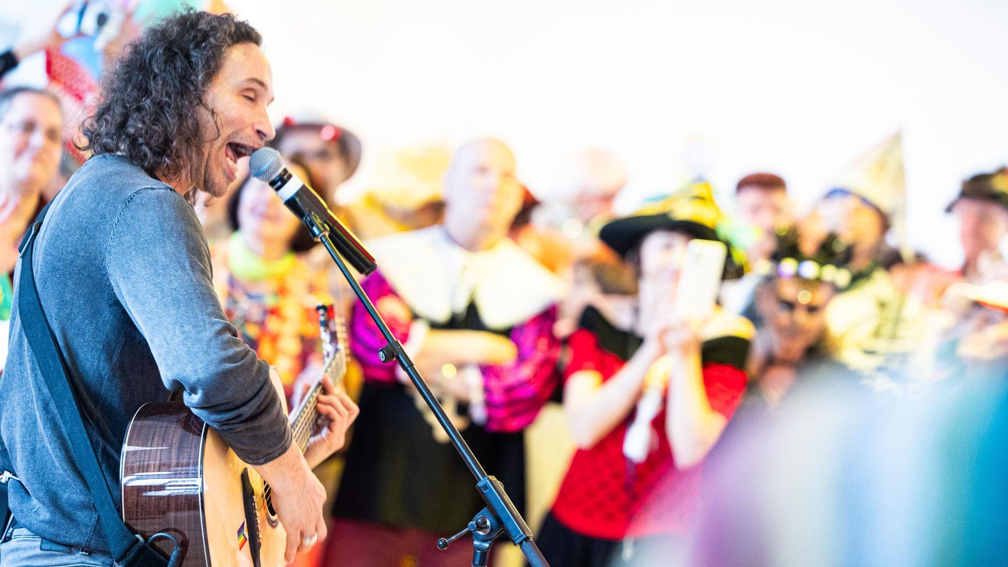 Stephan Brings beim Auftritt in der Stolkgasse