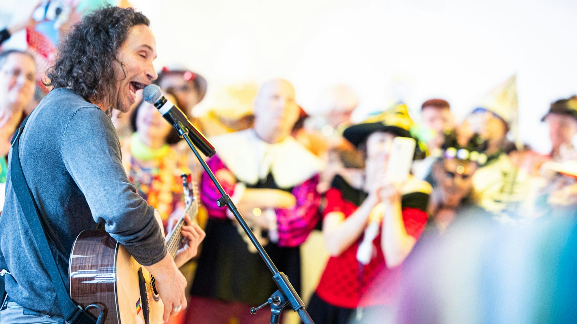 Stephan Brings beim Auftritt in der Stolkgasse