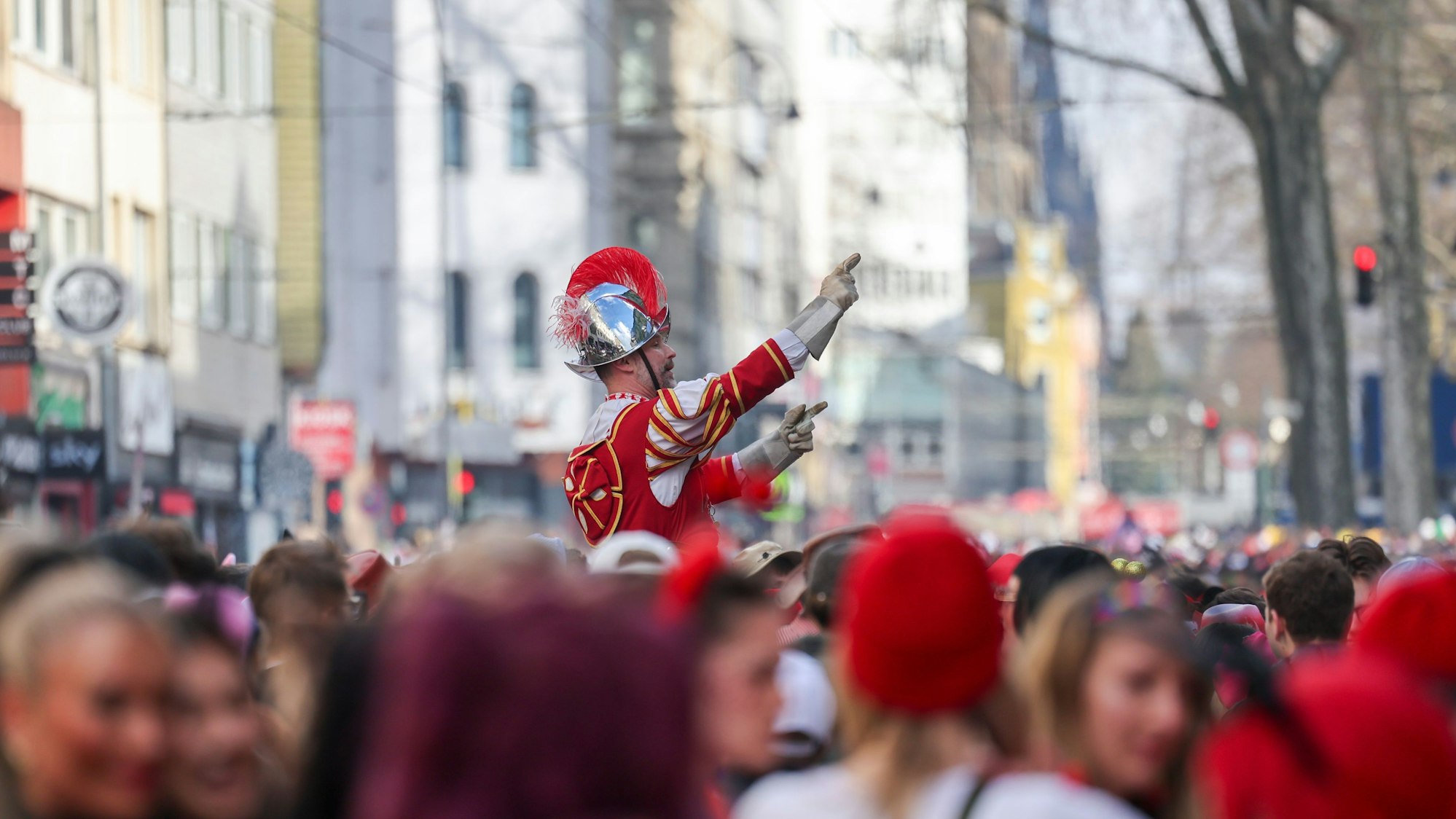 Die Kölner Ratsbläser traten überraschend auf der Zülpicher Straße auf.