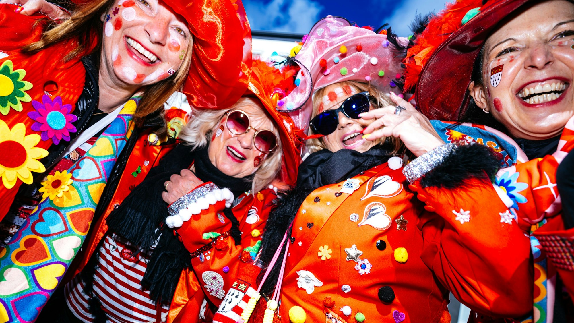 Ausgelassene Stimmung an Weiberfastnacht