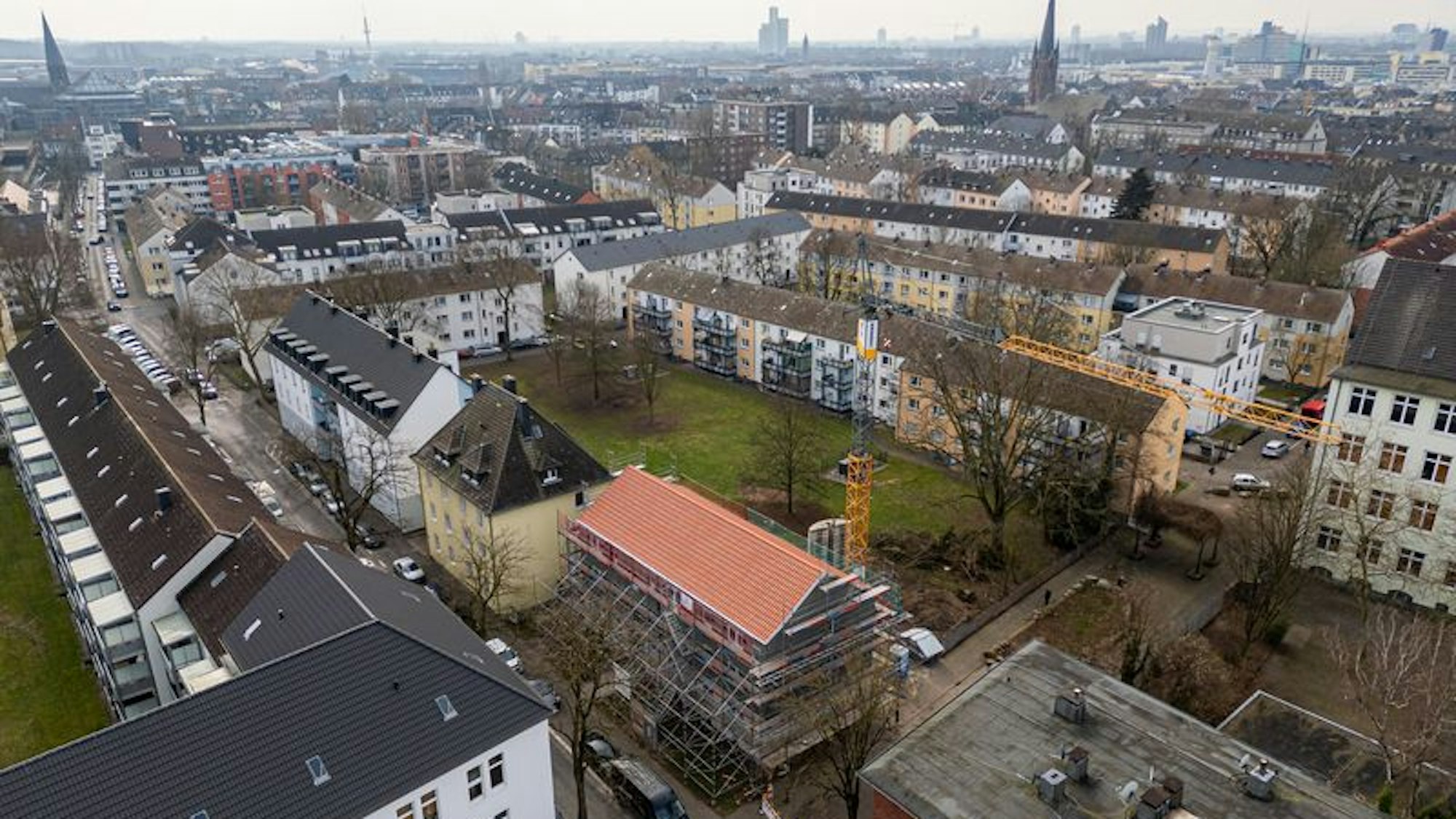 Ein Luftbild von Häusern mit Mietwohnungen