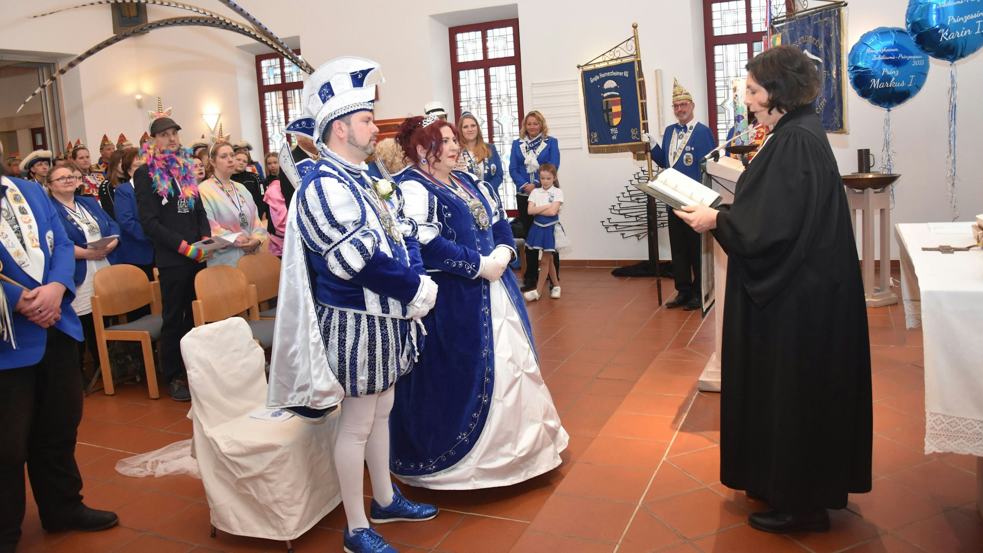 Claudia Müller-Bück leitete die Zeremonie in der evangelischen Kirche.