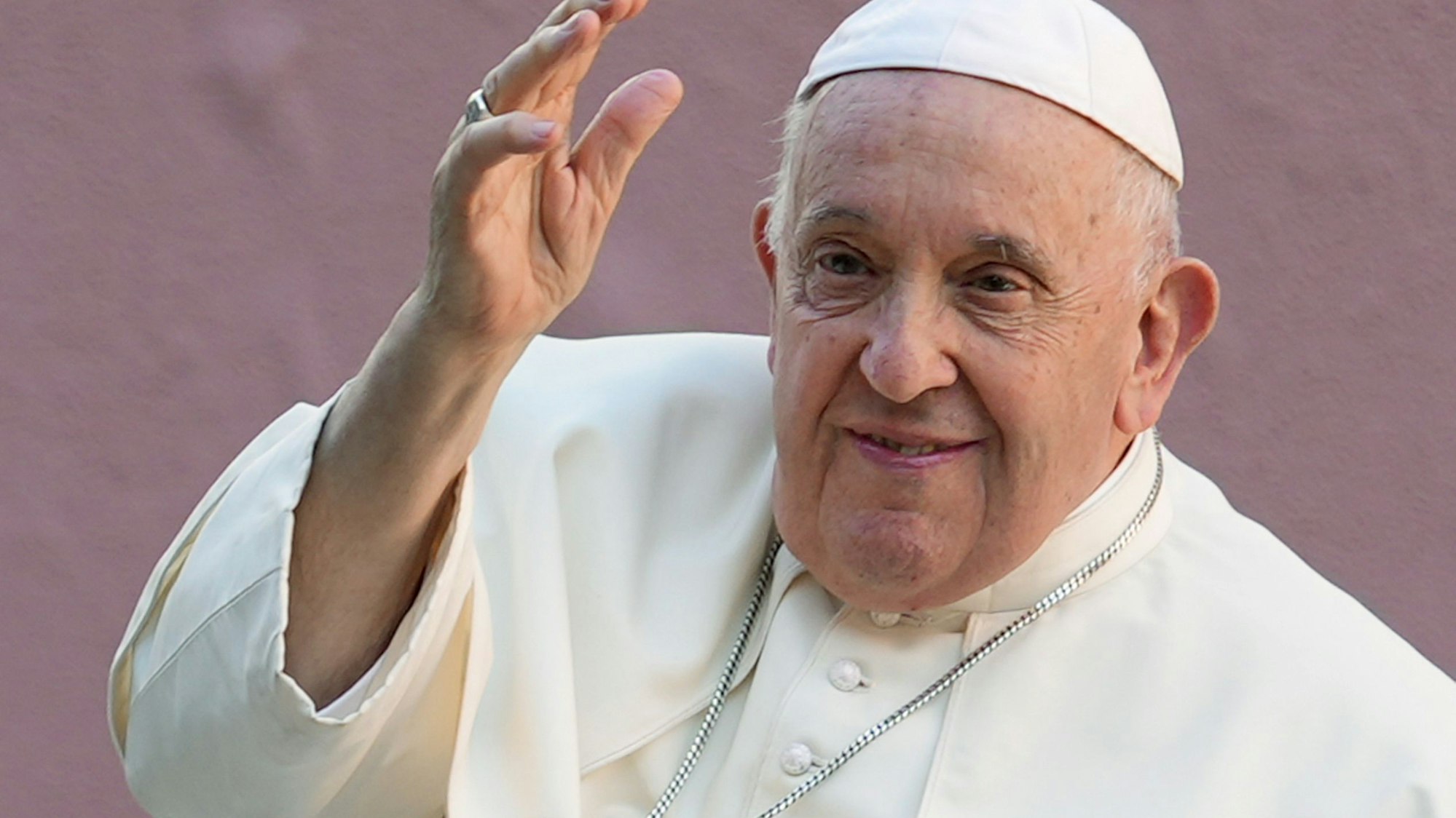 Papst Franziskus liegt schwer erkrankt in einer Klinik in Rom.