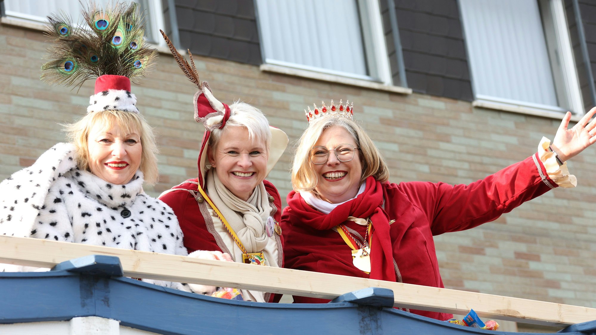Das Elsiger Dreigestirn war gut gelaunt beim Zug durchs Dorf.