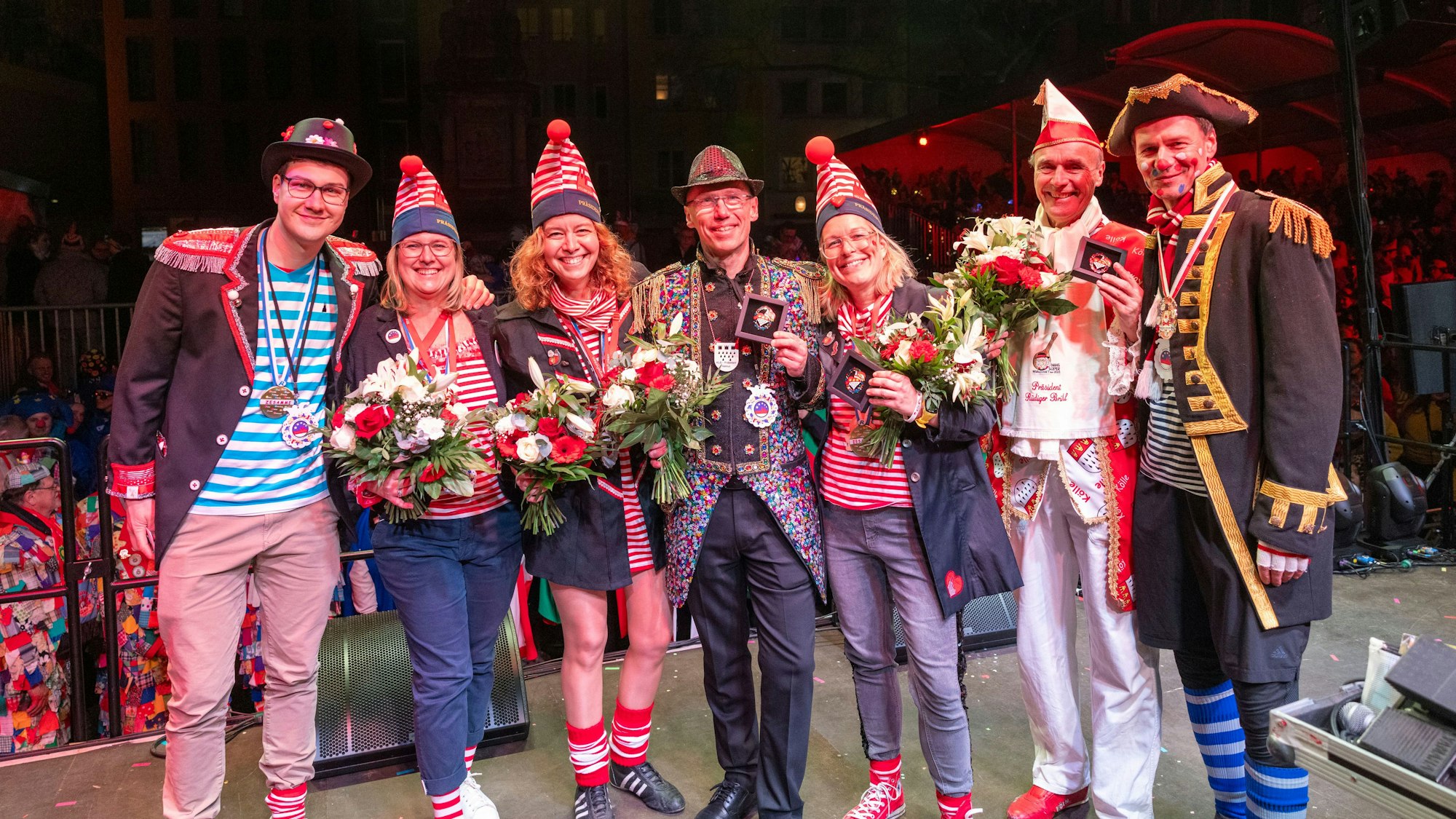 Vor rund 6000 Jecken zeichnete die Rundschau in der vergangenen Session erstmals besondere Ehrenamtliche aus.