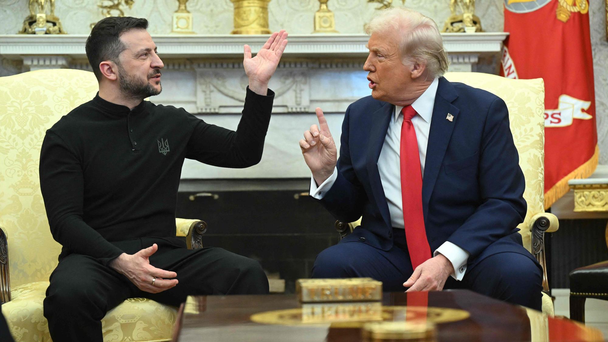 Eklat im Weißen Haus: US-Präsident Donald Trump (r.) und der ukrainische Präsident Wolodymyr Selenskyj geraten bei ihrem Treffen in Streit.