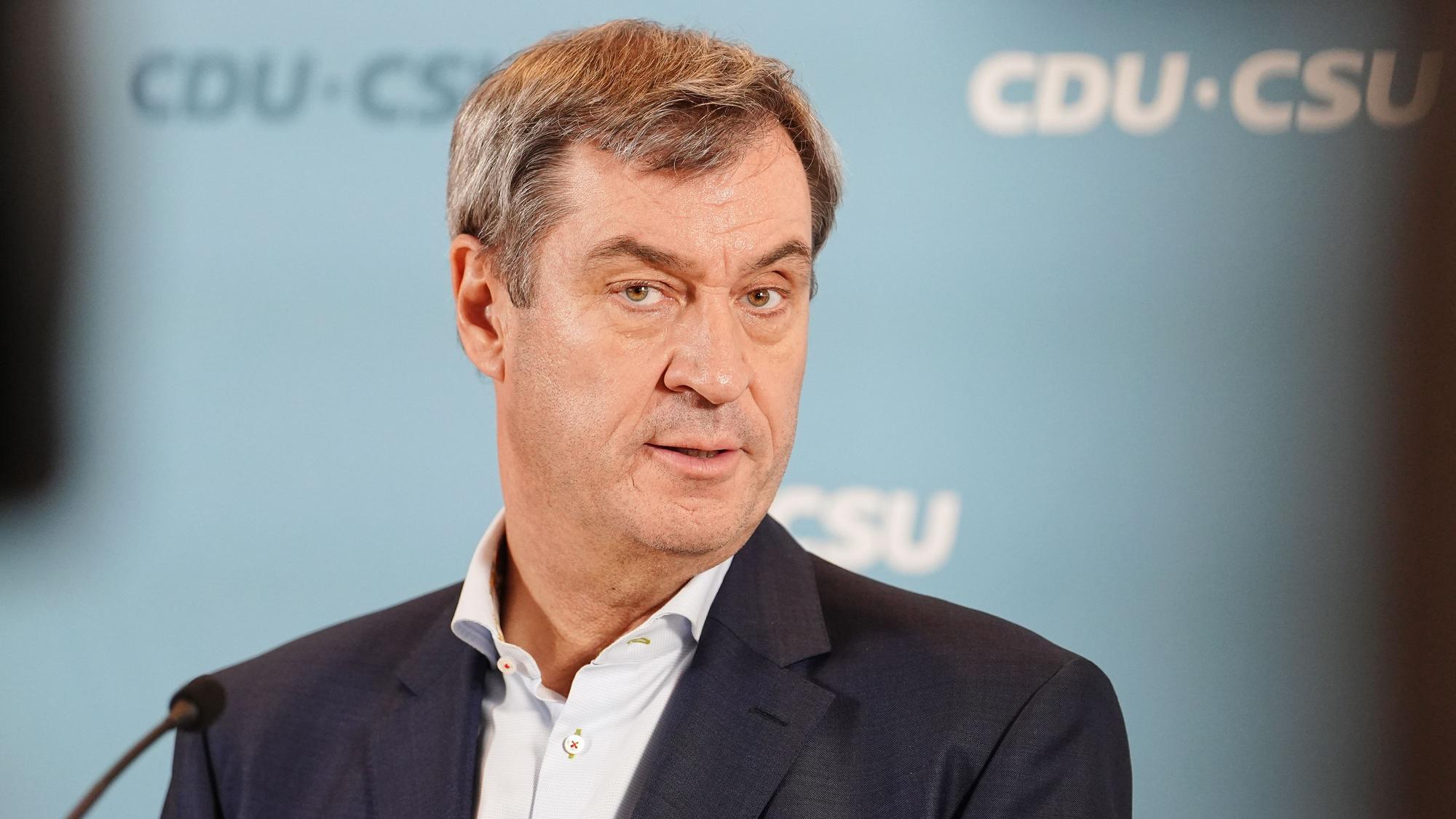 Markus Söder, CSU-Parteivorsitzender und Ministerpräsident von Bayern, spricht vor der konstituierenden Sitzung der neuen Unionsfraktion im Bundestag bei einem Statement.