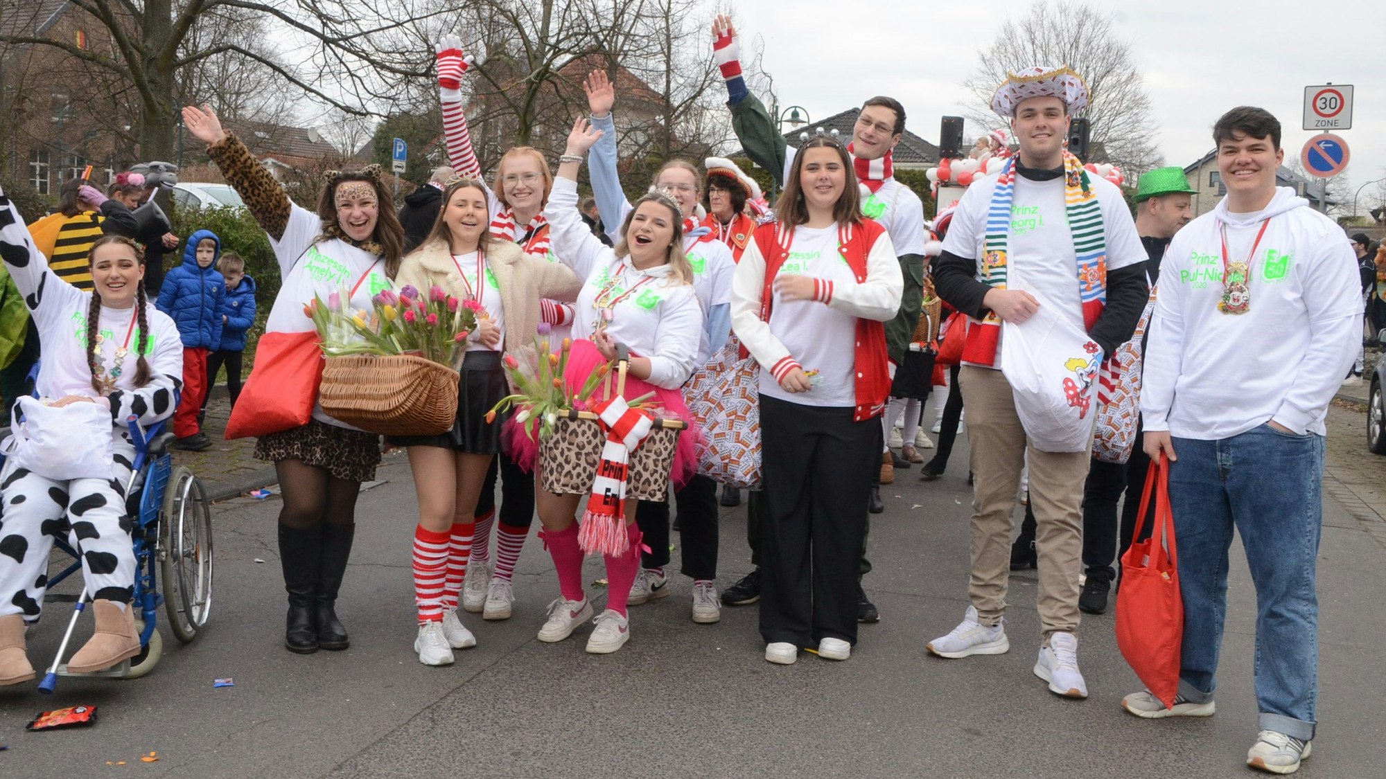 166 Teilnehmer hatte der Zug in Niederkassel-Uckendorf - die Teilnehmer hatten Spaß.