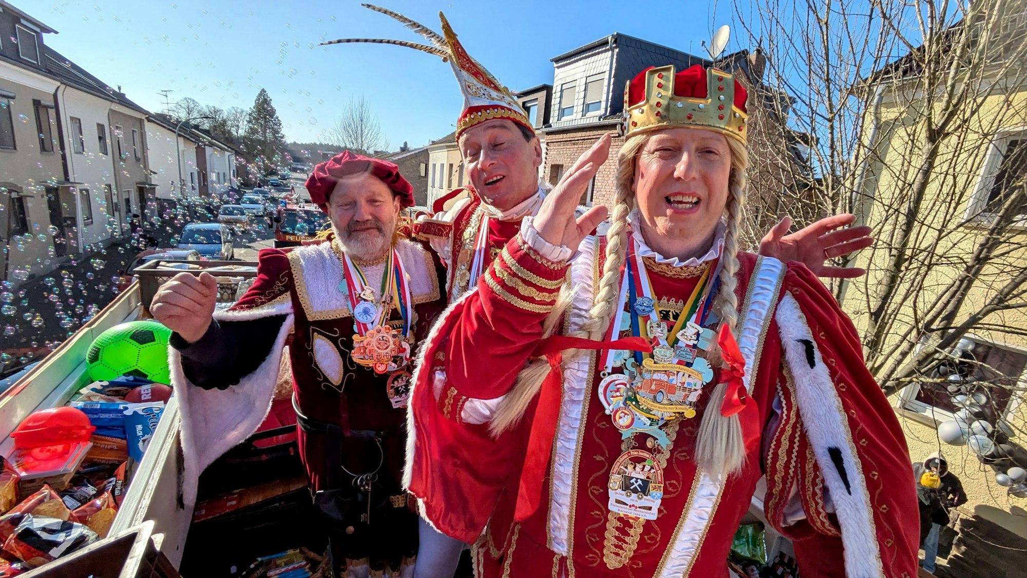 Für die drei Junge vun d'r Heerstroß - Prinz Joachim I. (Vossel), Bauer Werner (Echtner) und Jungfrau Johanna (Johann Klöcker) - ging beim Tulpensonntagszug ein Lebenstraum in Erfüllung.
