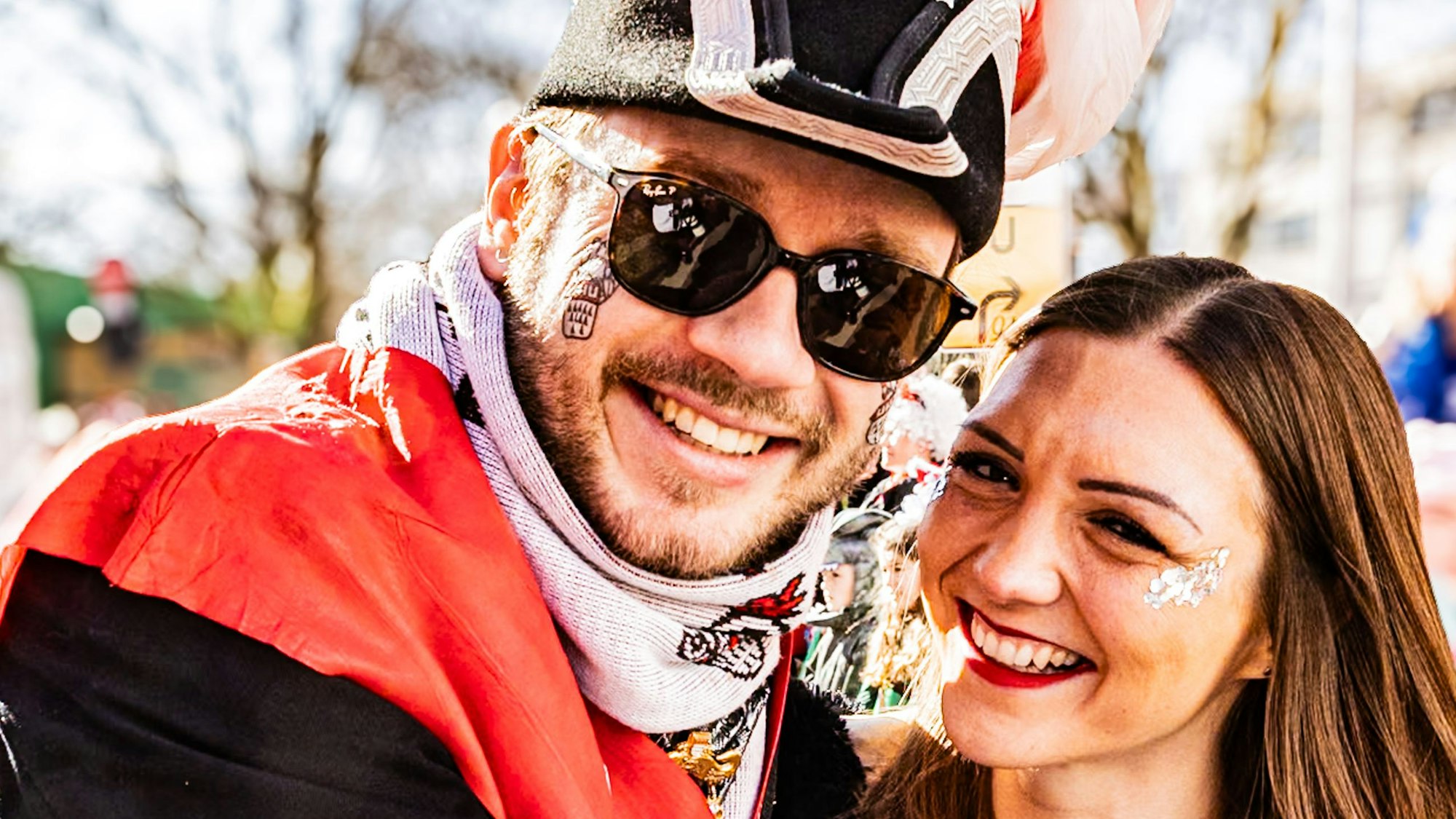 Oft gibt es ein Küsschen gegen ein Sträußchen.