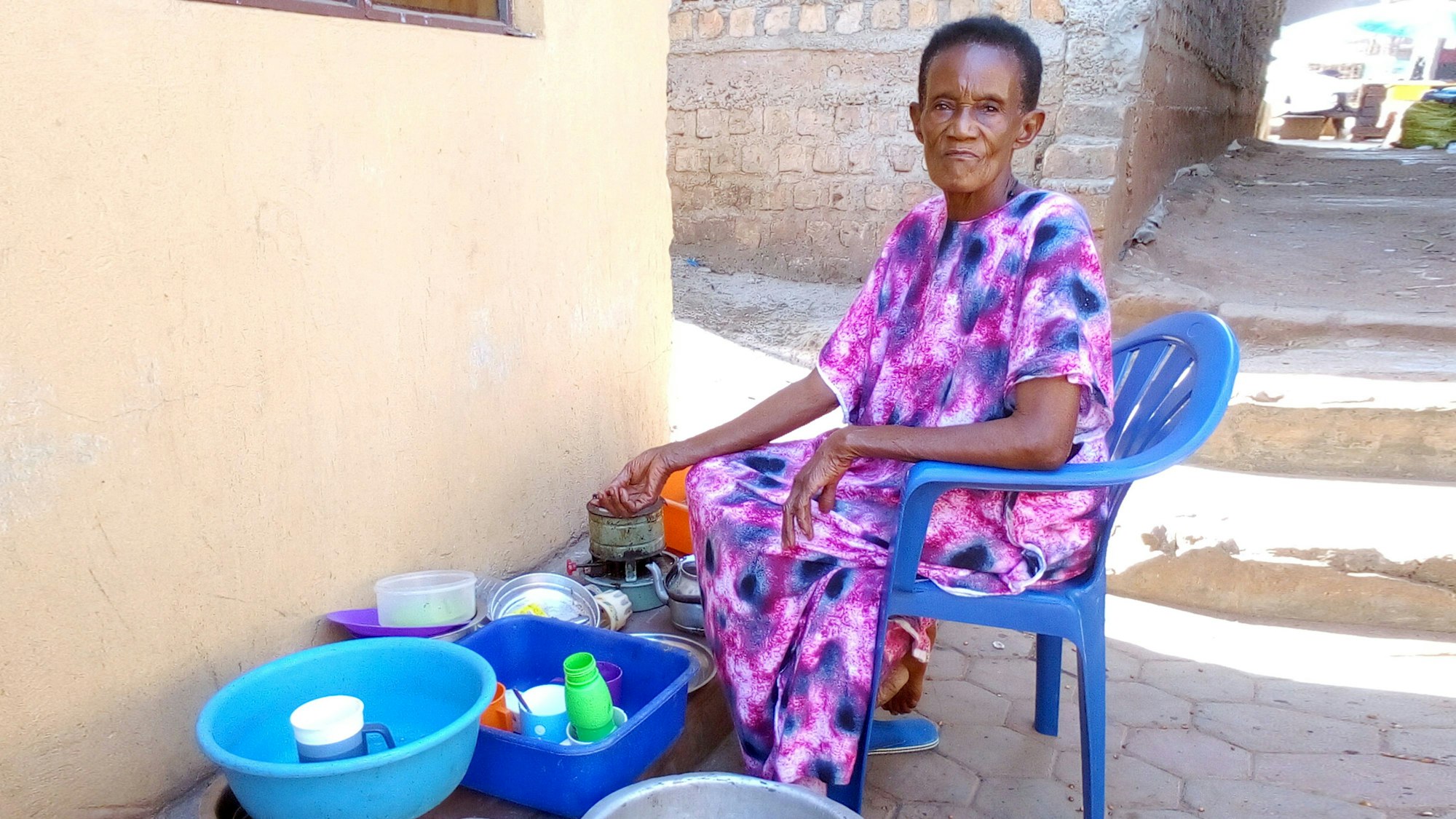 Jane Francis Kannyange ist eine Aids-Patientin im ostafrikanischen Uganda. Nach dem Einfrieren der US-Hilfsgelder für 90 Tage fürchtet sie, die lebensnotwendigen ARV-Medikamente könnten ihr ausgehen.