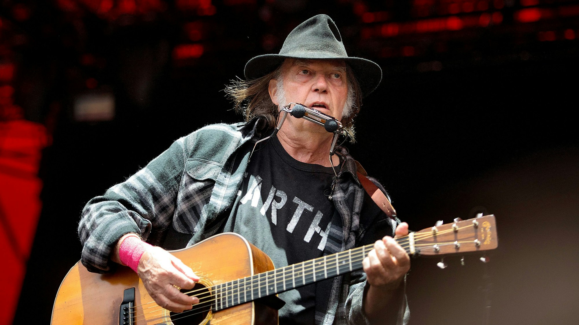 Der kanadische Sänger Neil Young tritt beim Roskilde Festival auf (Archivbild).